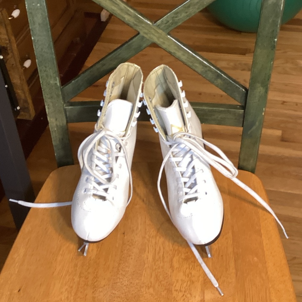 American brand Women's White Ice Skates